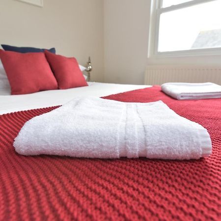 Beach Central With Allocated Parking And Patio Brighton Eksteriør bilde