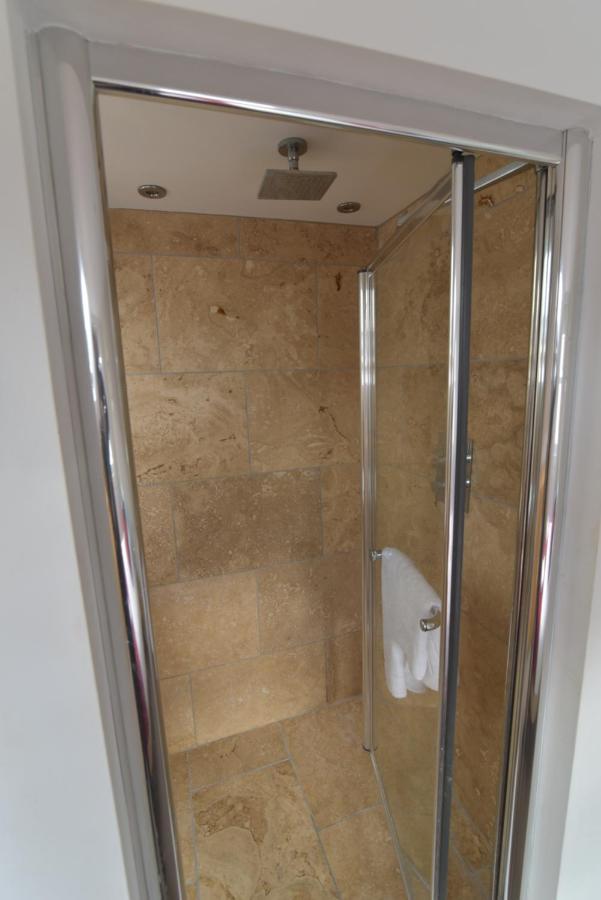 Beach Central With Allocated Parking And Patio Brighton Eksteriør bilde