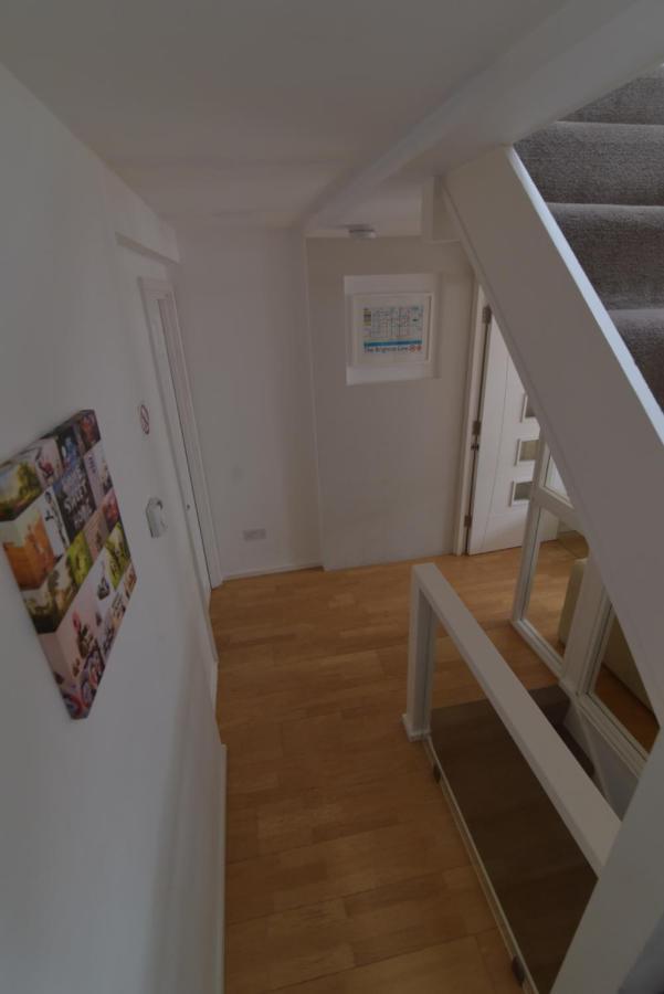 Beach Central With Allocated Parking And Patio Brighton Eksteriør bilde