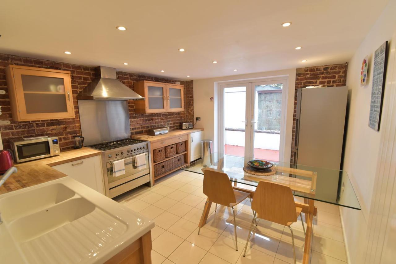 Beach Central With Allocated Parking And Patio Brighton Eksteriør bilde